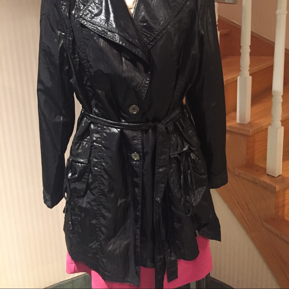 ⬇️Price dropped⬇️NWT Black trench - Picture 2 of 4